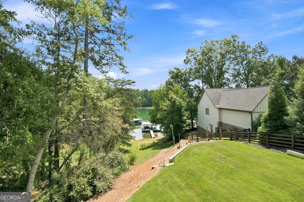 8915 Bay LN Gainesville, GA 30506