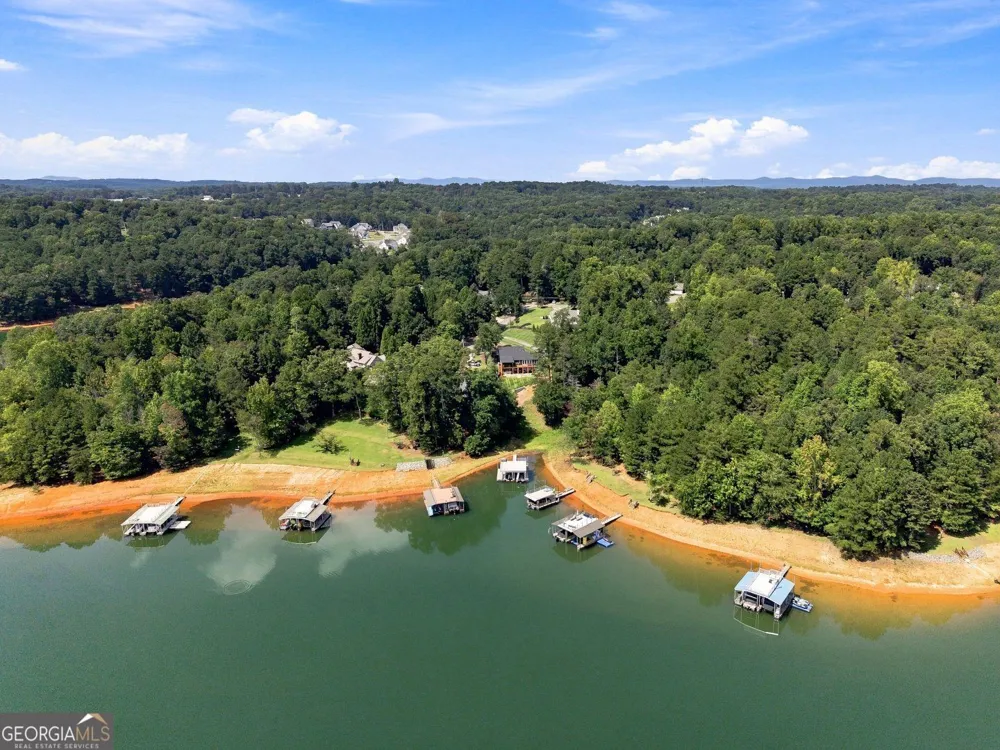8915 Bay LN Gainesville, GA 30506