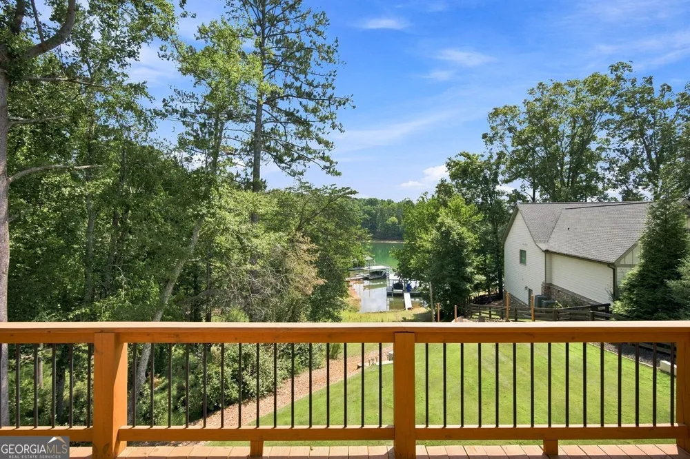 8915 Bay LN Gainesville, GA 30506