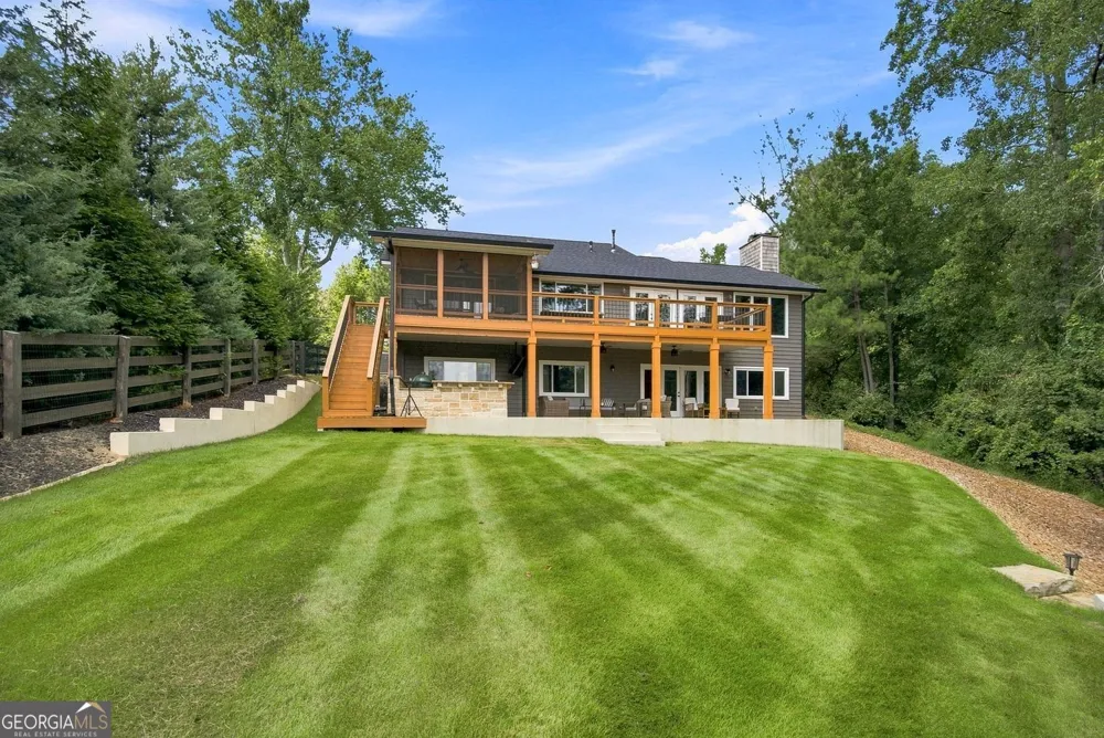 8915 Bay LN Gainesville, GA 30506