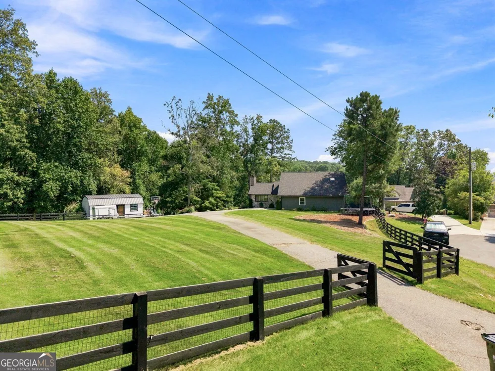 8915 Bay LN Gainesville, GA 30506