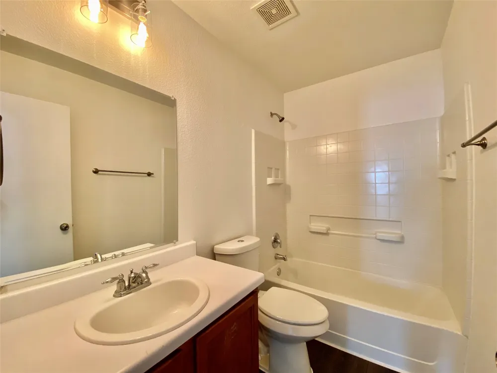 6608 Ferrystone Pass Del Valle, TX 78617