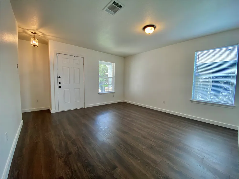 6608 Ferrystone Pass Del Valle, TX 78617