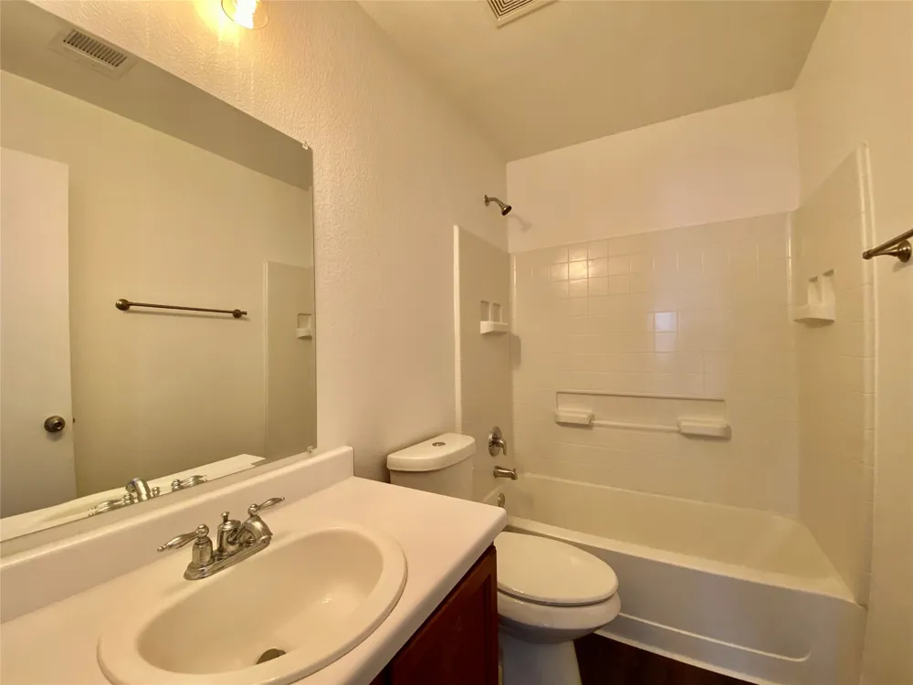 6608 Ferrystone Pass Del Valle, TX 78617