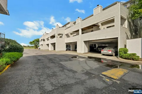 812 Topsail Lane