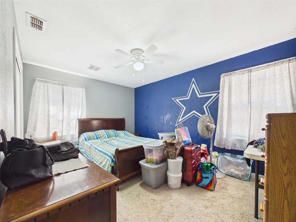 711 West Avenue Electra, TX 76360