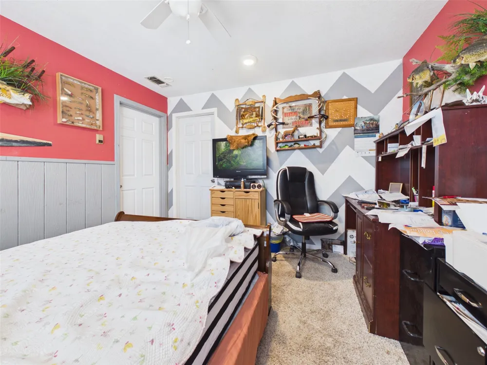 711 West Avenue Electra, TX 76360