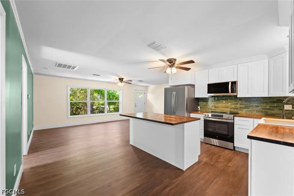 Mango Street St James City, FL 33956