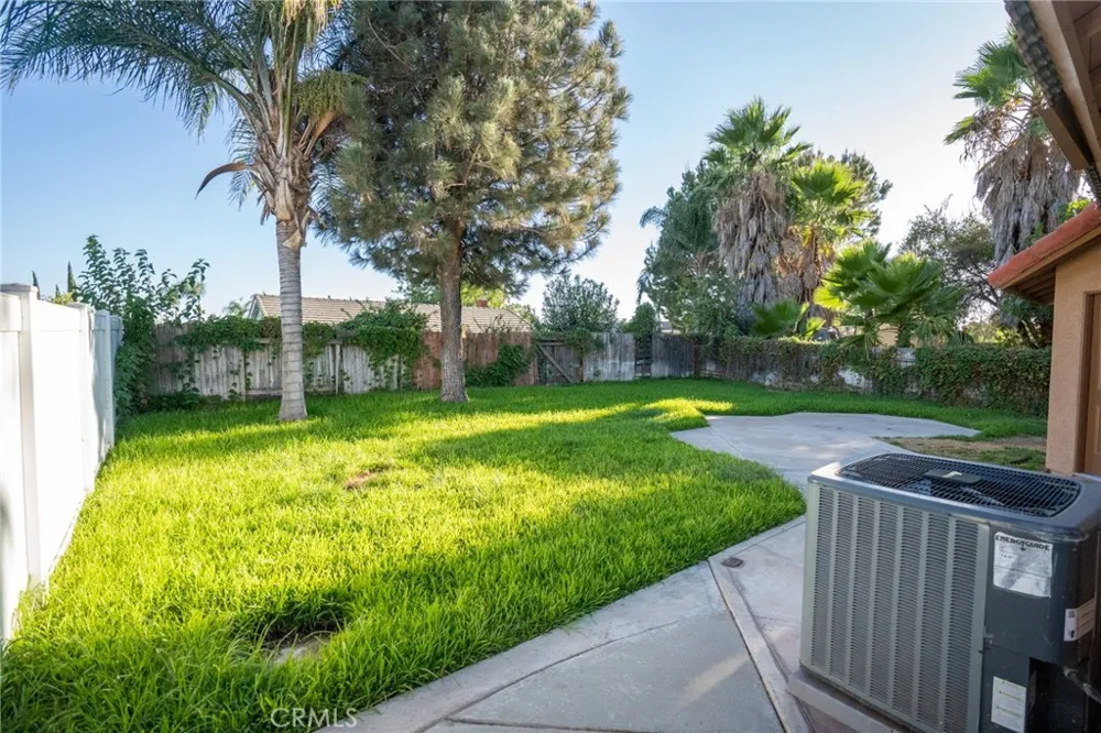 15061 Fuchsia Court Fontana, CA 92336