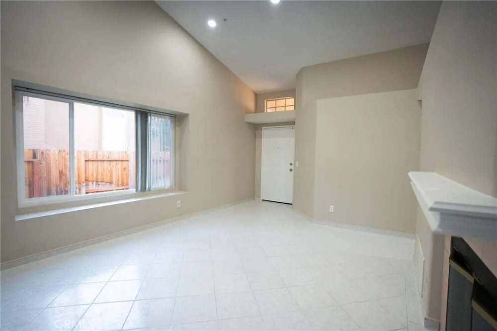 15061 Fuchsia Court Fontana, CA 92336