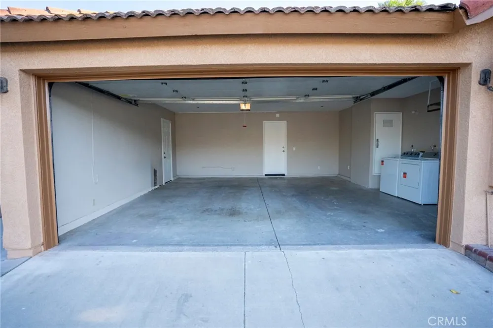 15061 Fuchsia Court Fontana, CA 92336
