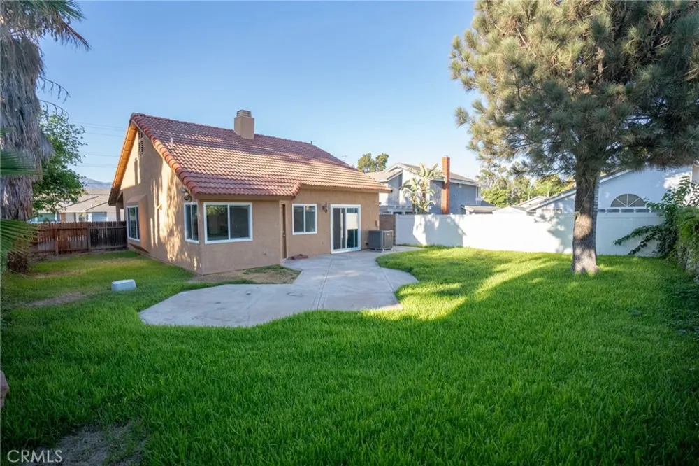 15061 Fuchsia Court Fontana, CA 92336
