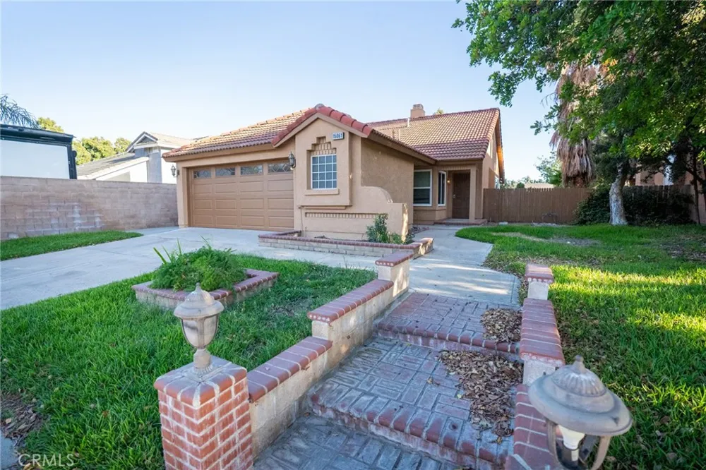 15061 Fuchsia Court Fontana, CA 92336