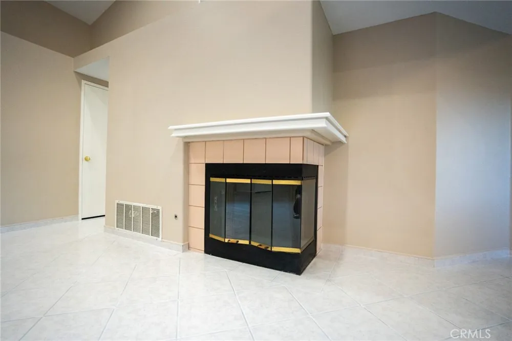 15061 Fuchsia Court Fontana, CA 92336