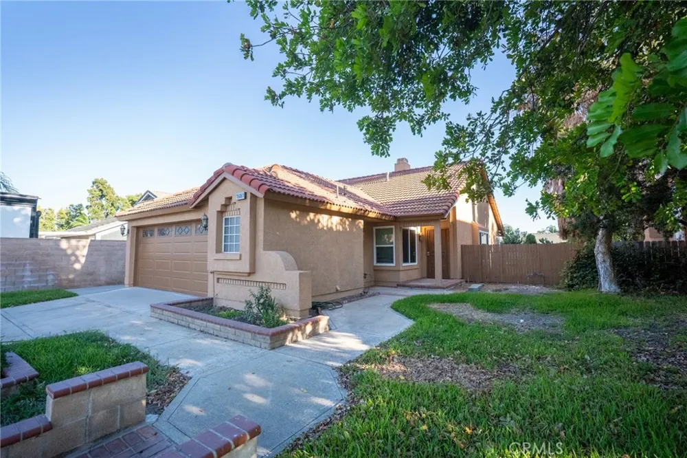 15061 Fuchsia Court Fontana, CA 92336