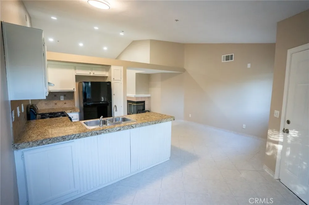 15061 Fuchsia Court Fontana, CA 92336
