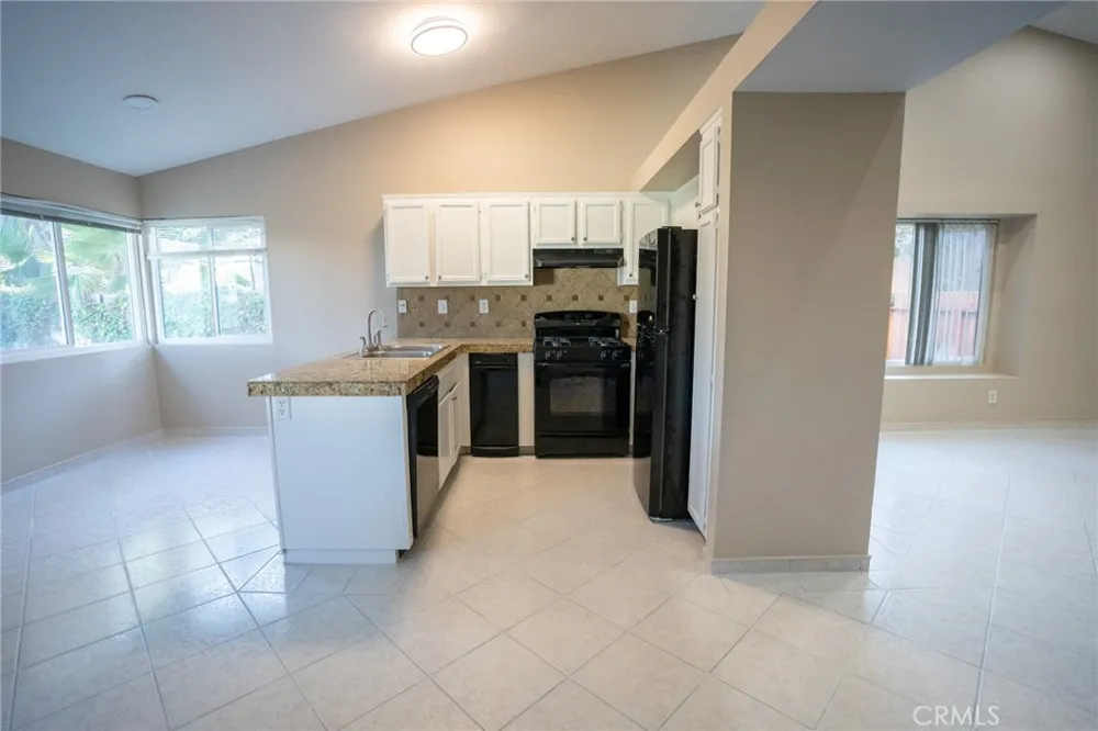 15061 Fuchsia Court Fontana, CA 92336