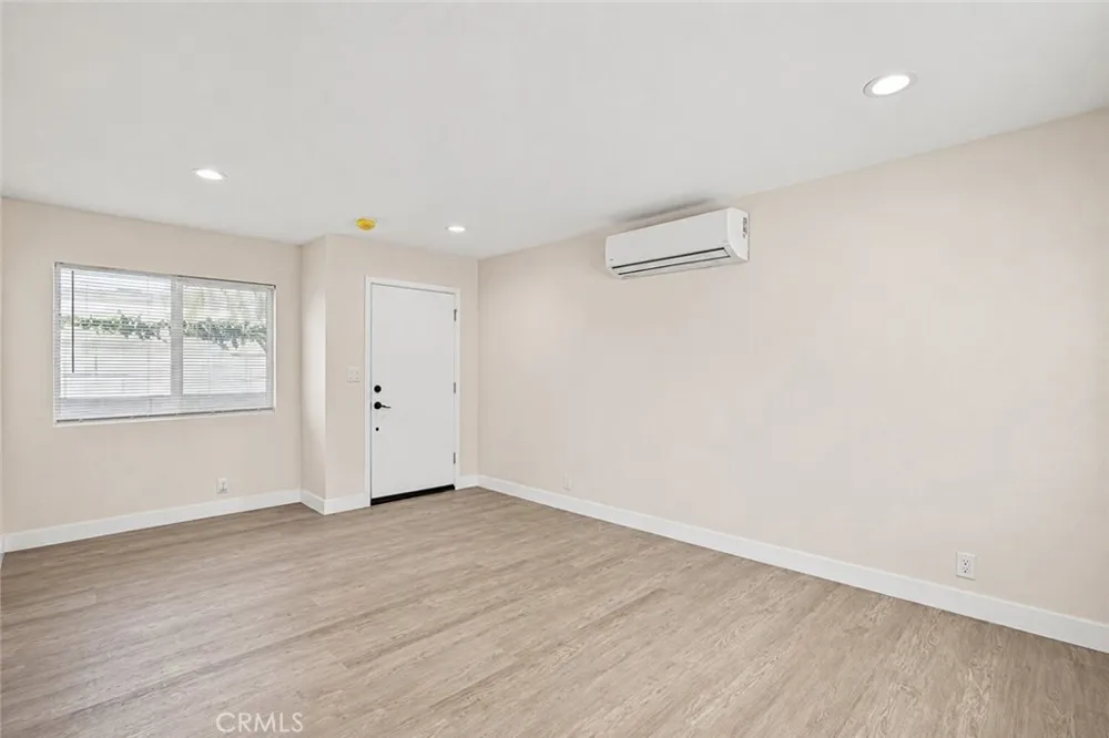 1124 Coronel Street San Fernando, CA 91340
