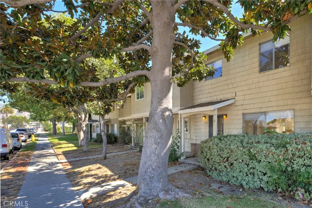 410 Cerritos Azusa, CA 91702