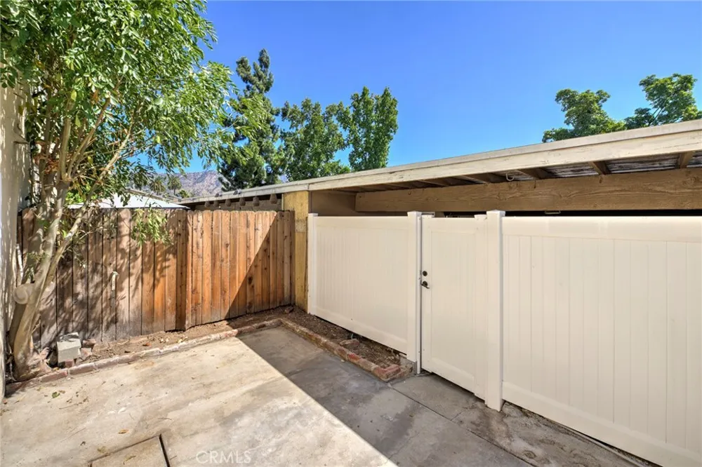 410 Cerritos Azusa, CA 91702