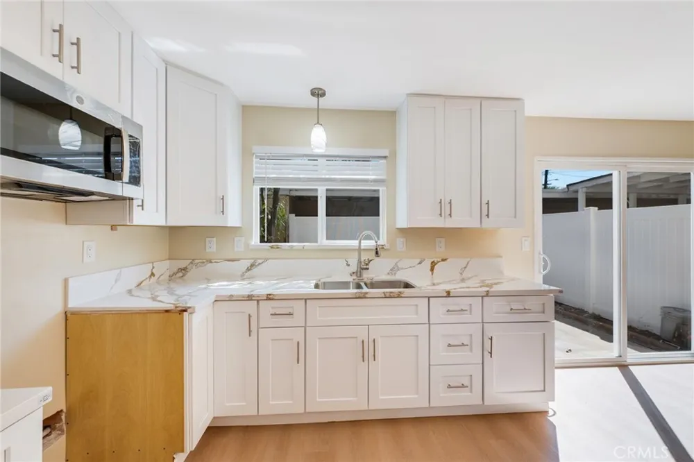 410 Cerritos Azusa, CA 91702