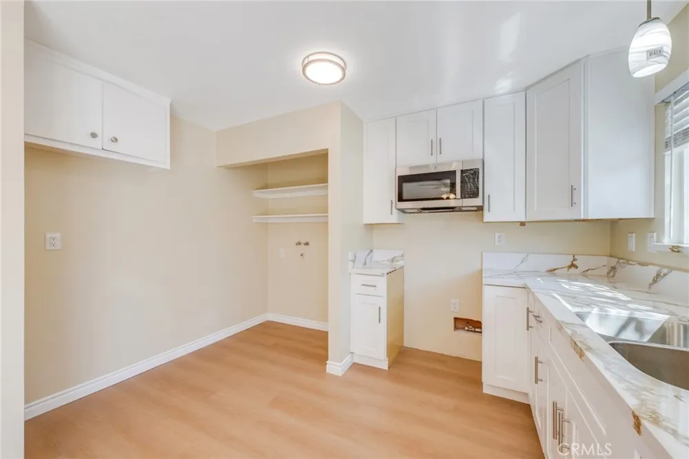 410 Cerritos Azusa, CA 91702