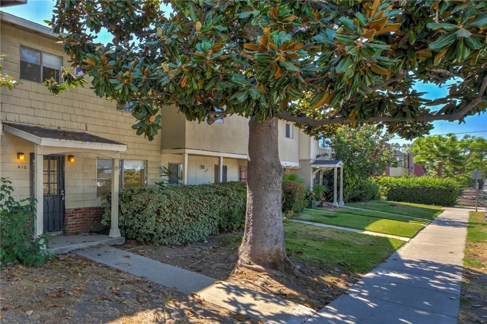 410 Cerritos Azusa, CA 91702
