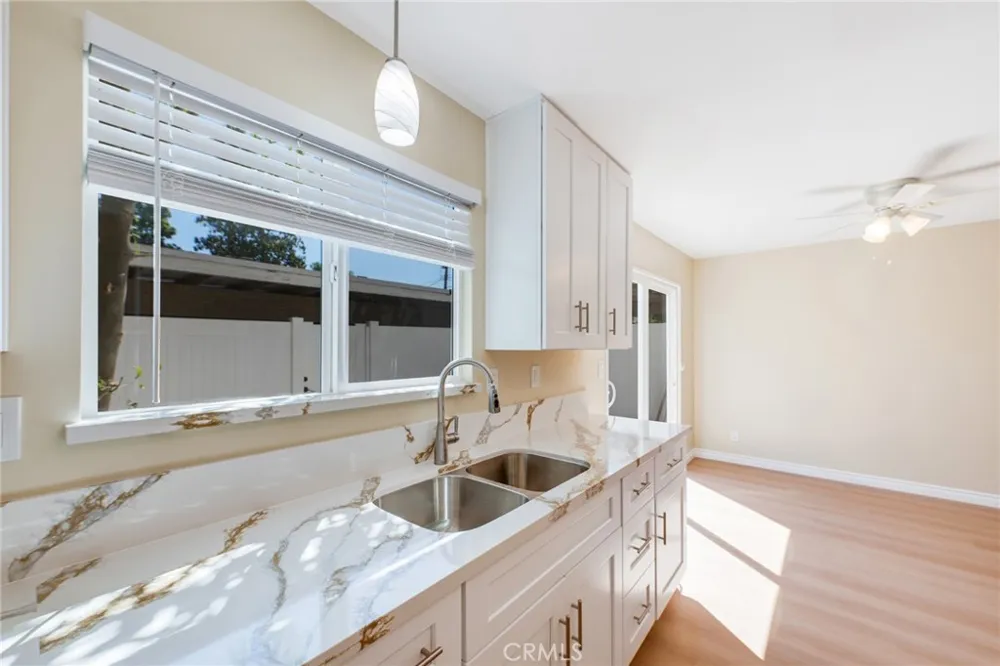 410 Cerritos Azusa, CA 91702