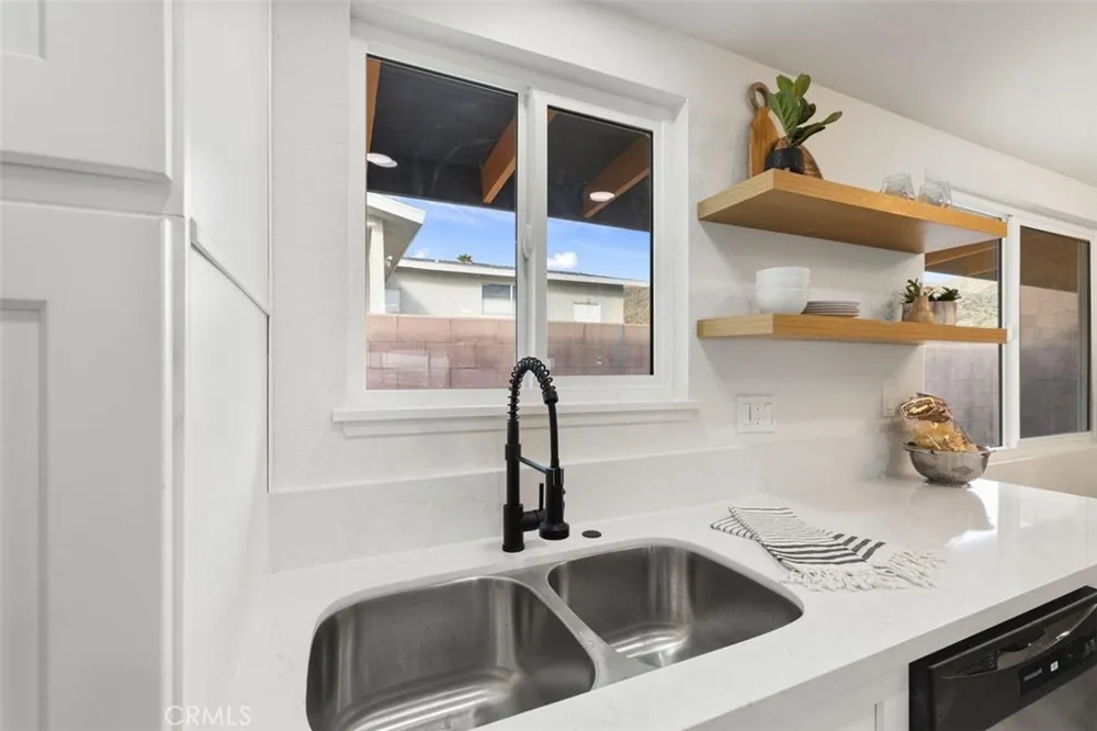 11155 Foxdale Desert Hot Springs, CA 92240