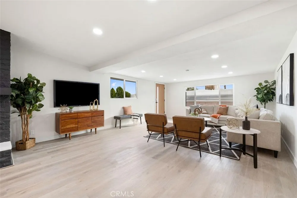 11155 Foxdale Desert Hot Springs, CA 92240