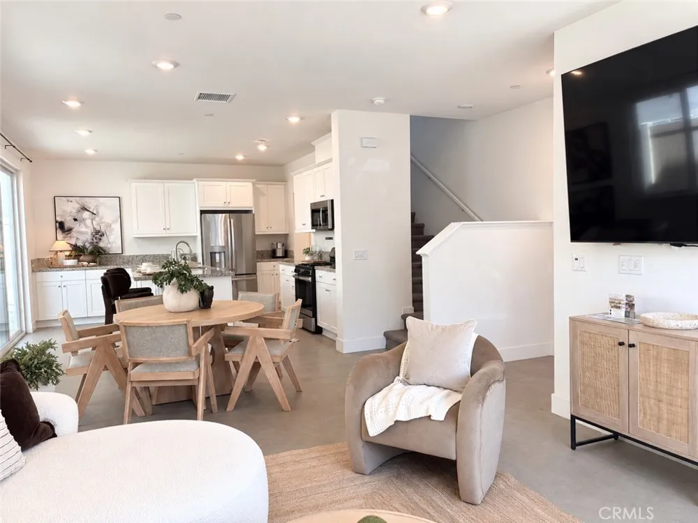 24557 Sonieta Court Corona, CA 92883