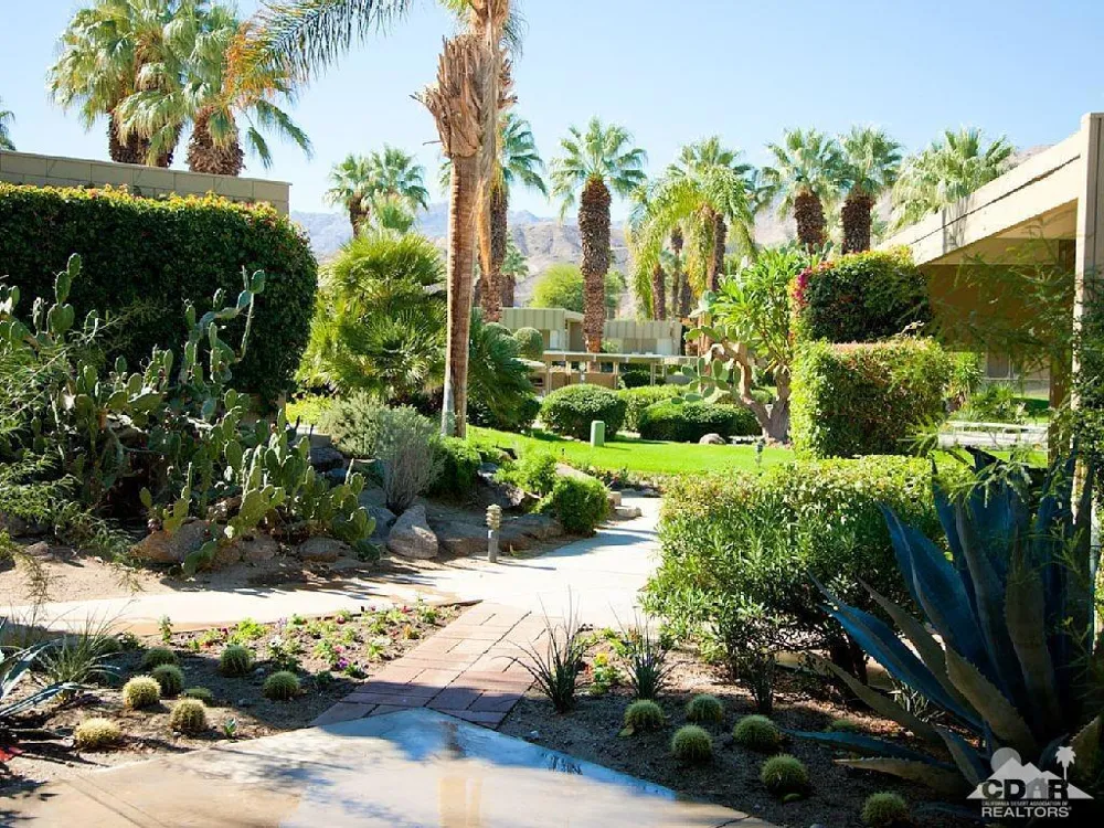 261 Sandpiper Street Palm Desert, CA 92260