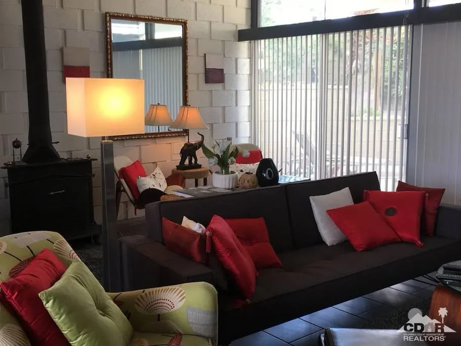 261 Sandpiper Street Palm Desert, CA 92260