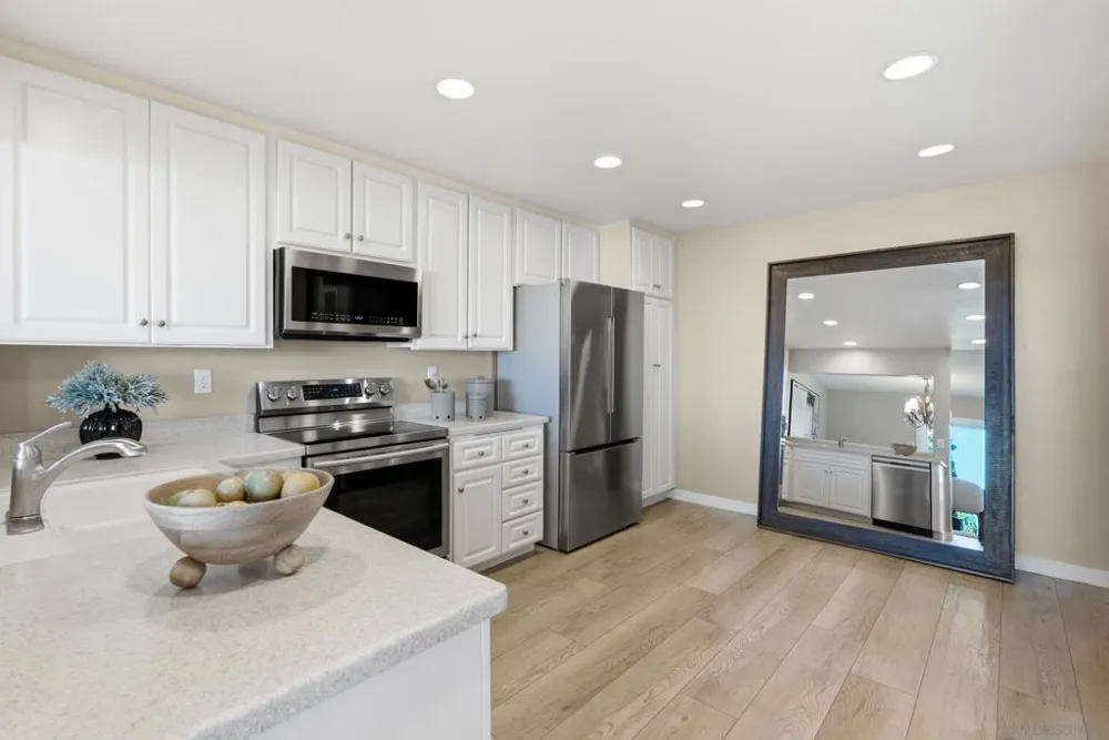 6547 Caminito Catalan La Jolla, CA 92037