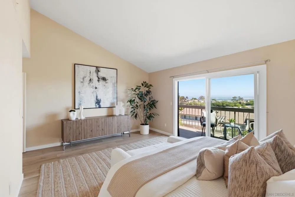 6547 Caminito Catalan La Jolla, CA 92037