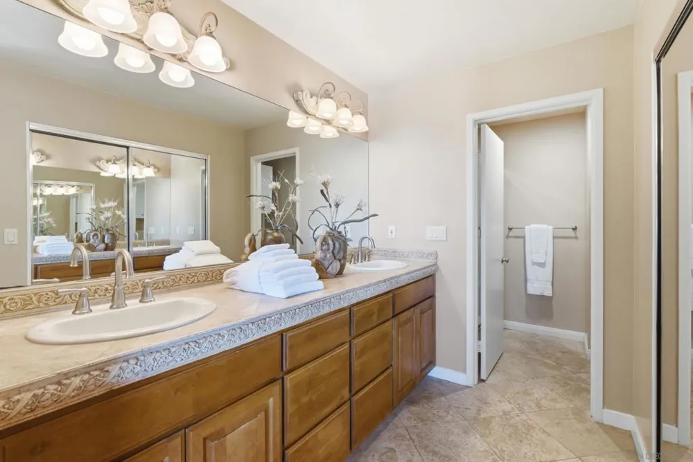 6547 Caminito Catalan La Jolla, CA 92037