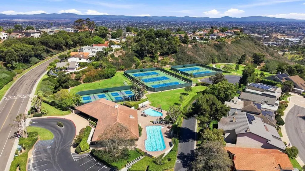 6547 Caminito Catalan La Jolla, CA 92037