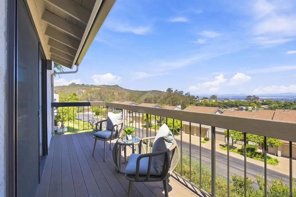6547 Caminito Catalan La Jolla, CA 92037