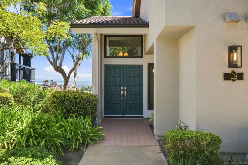 6547 Caminito Catalan La Jolla, CA 92037
