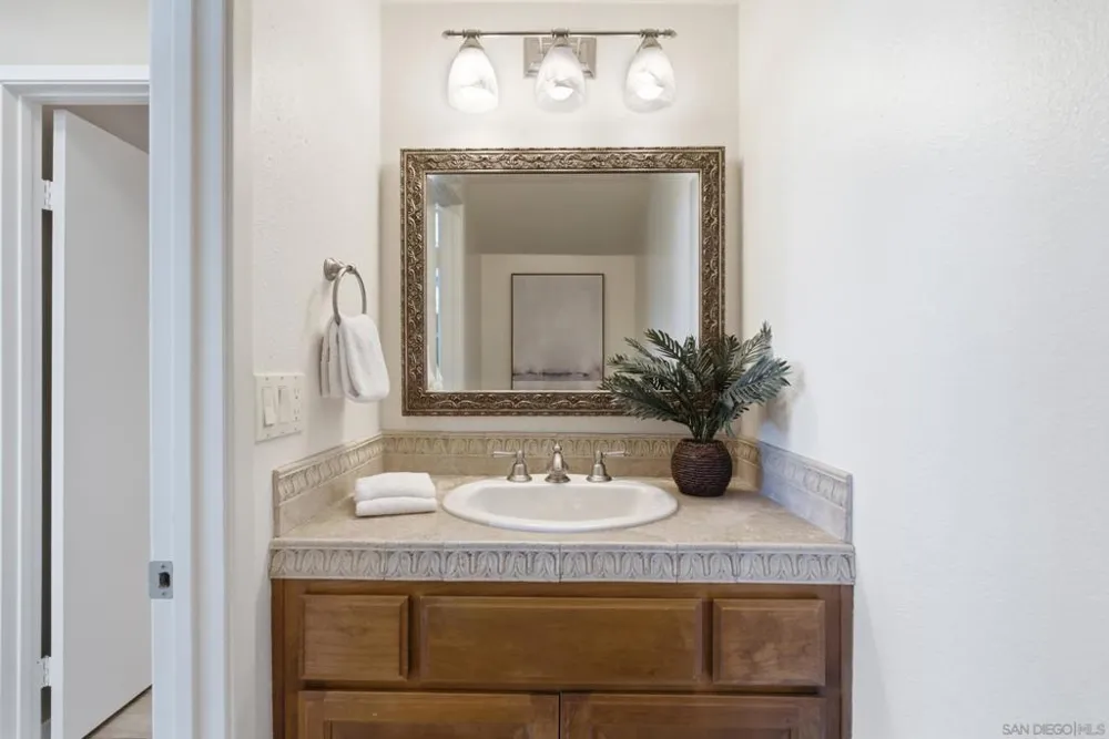6547 Caminito Catalan La Jolla, CA 92037
