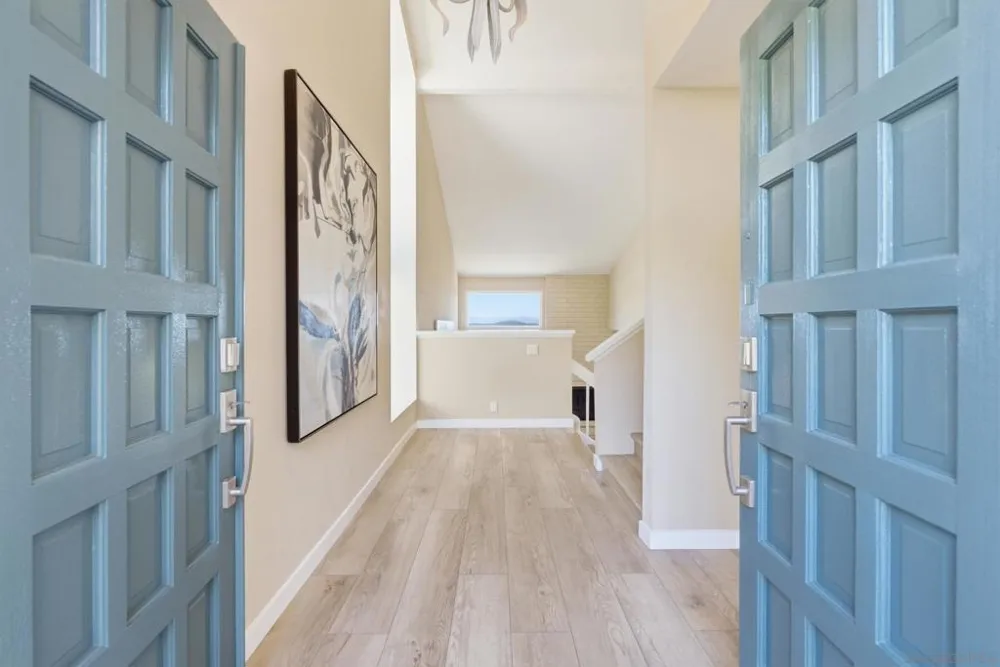 6547 Caminito Catalan La Jolla, CA 92037