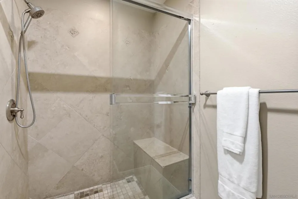 6547 Caminito Catalan La Jolla, CA 92037