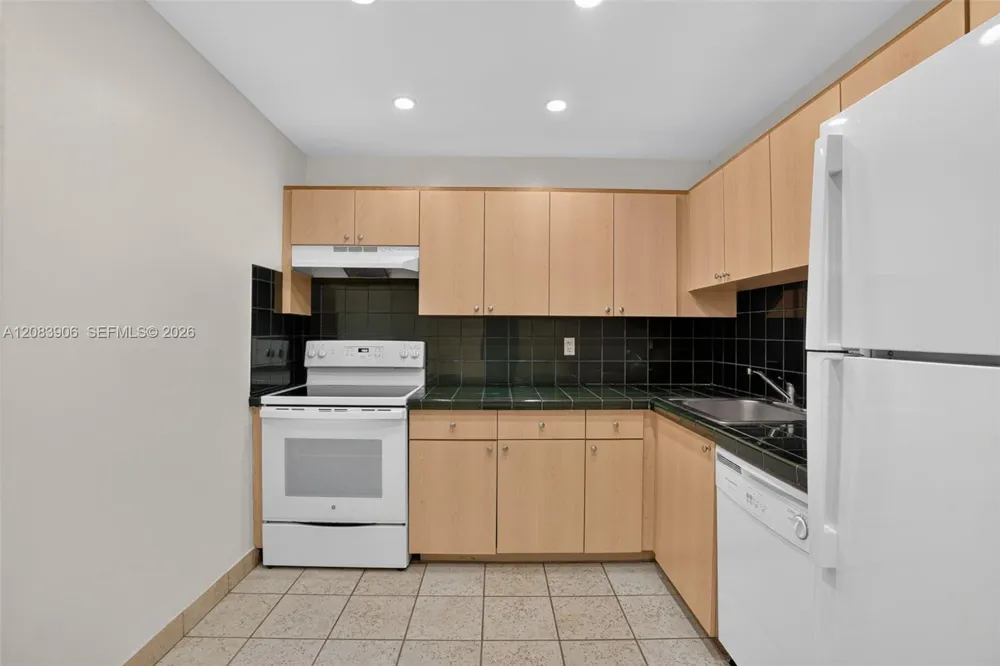 7740 Camino Real #G-306 Miami, FL 33143