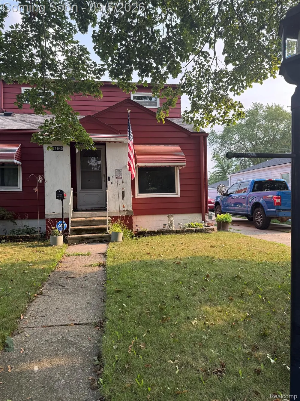 21945 Roosevelt Street Rockwood City, MI 48173