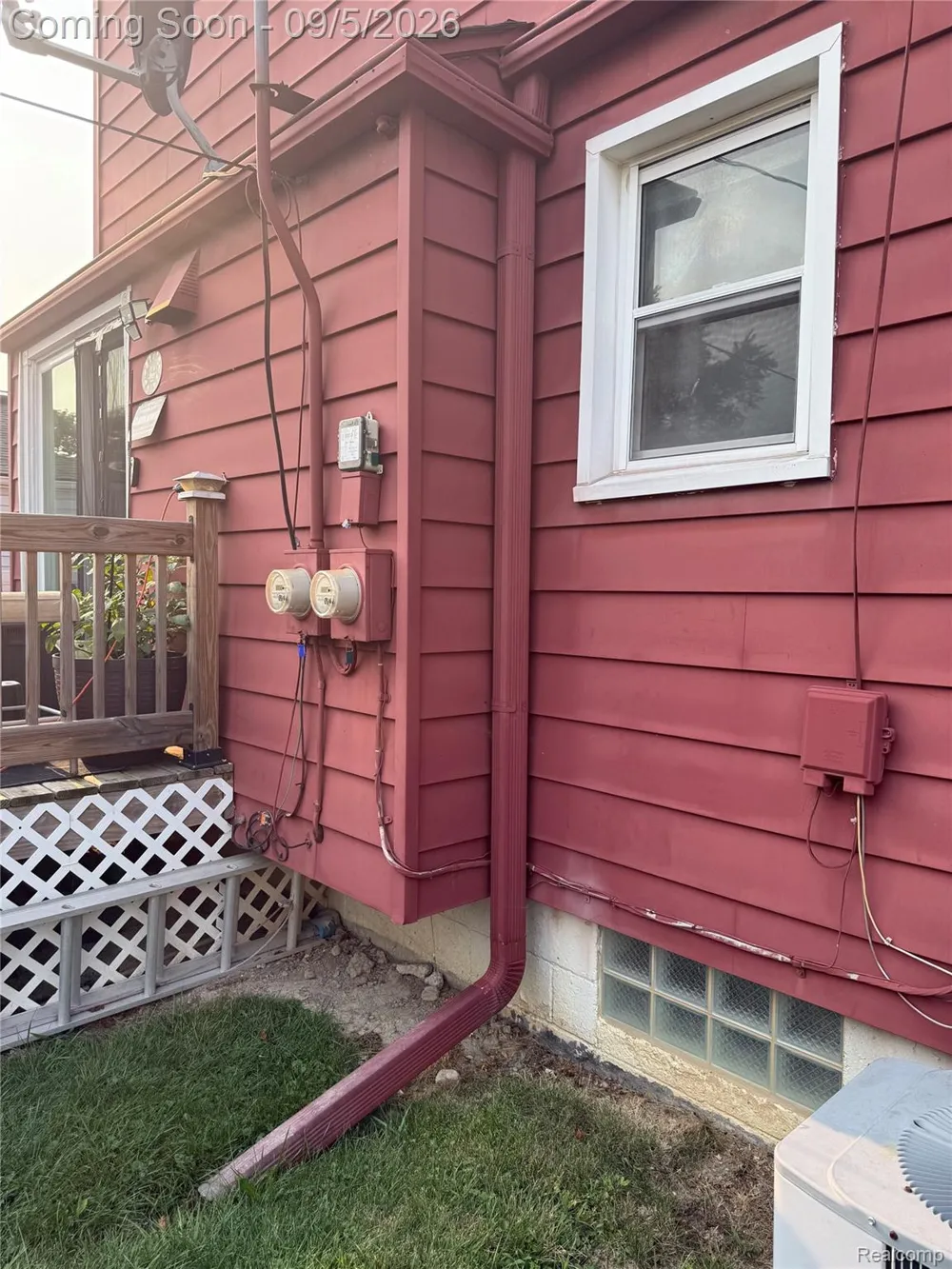 21945 Roosevelt Street Rockwood City, MI 48173
