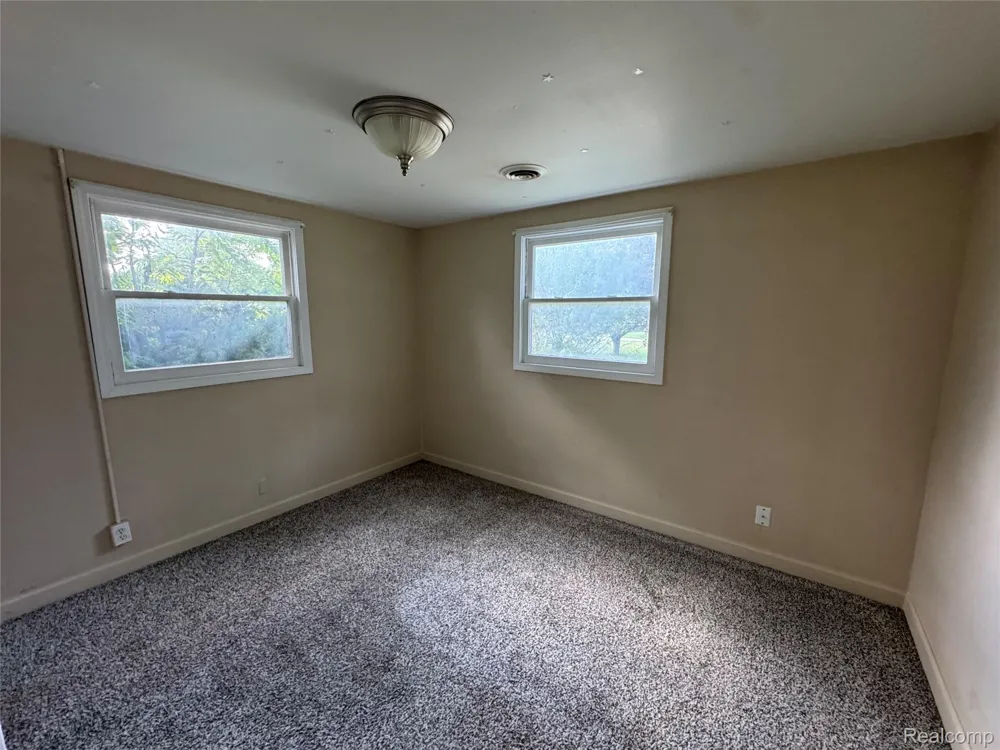 2069 Woodland Pass Burton City, MI 48519