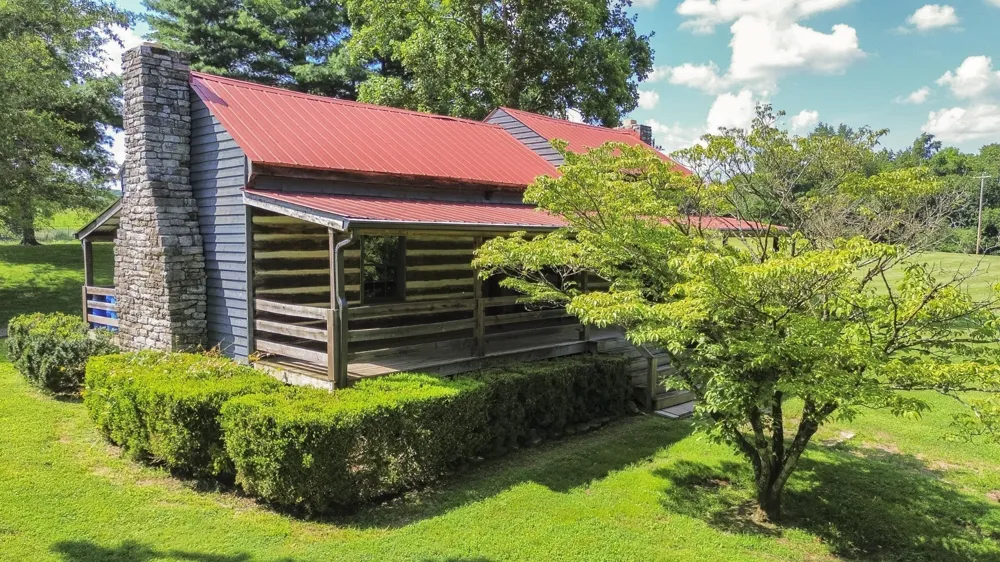 1562 Oak Springs Drive Columbia, TN 38401