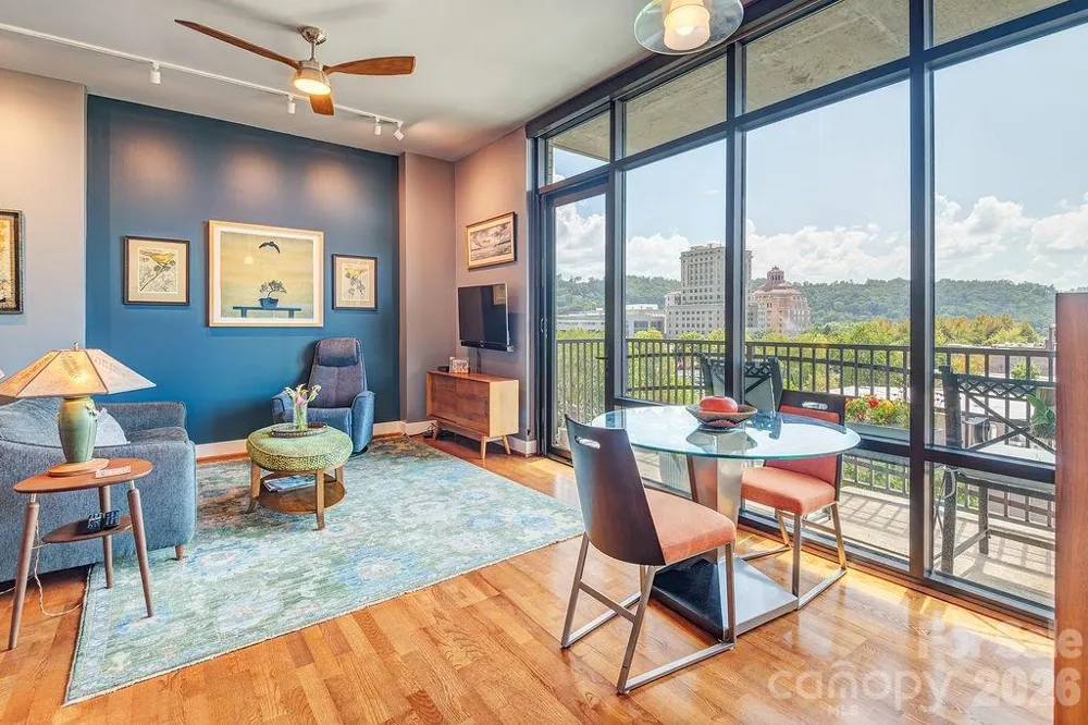 60 Market Street #702 Asheville, NC 28801