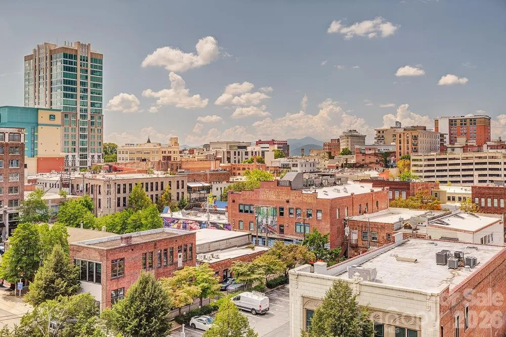 60 Market Street #702 Asheville, NC 28801