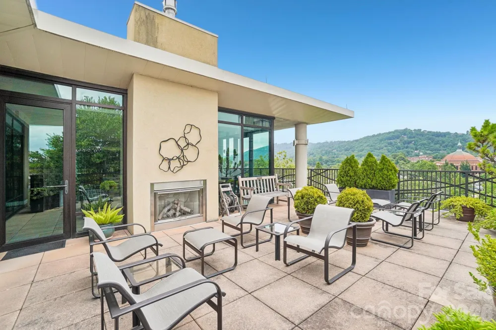 60 Market Street #702 Asheville, NC 28801